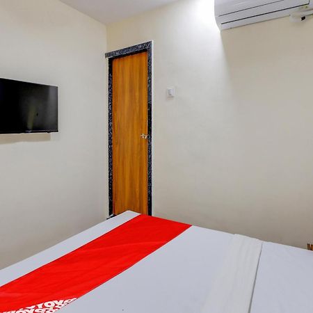 Hotel O Lotus Сурат Екстер'єр фото