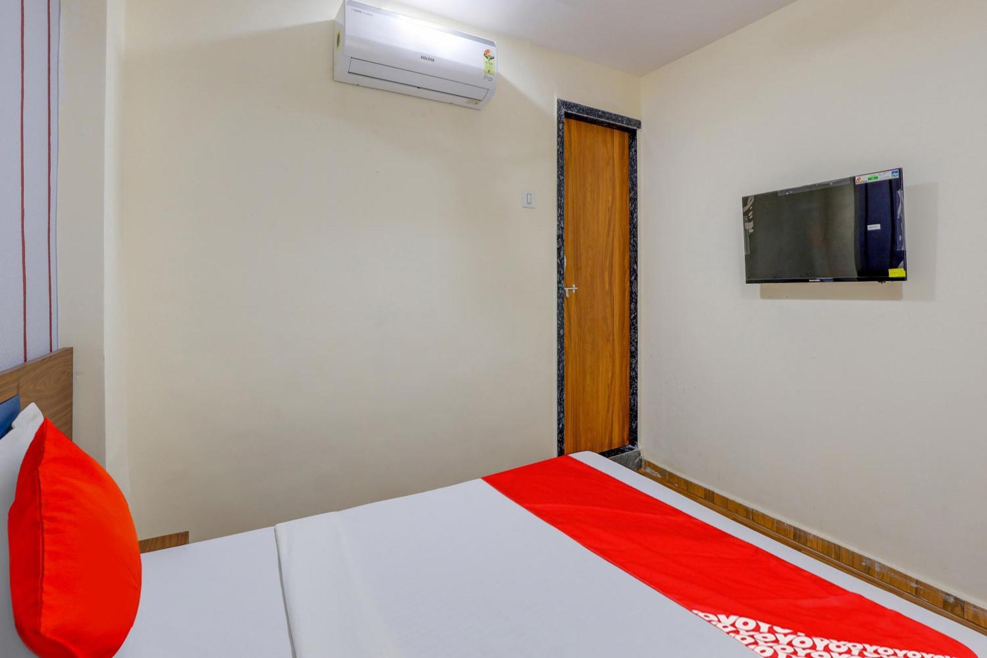 Hotel O Lotus Сурат Екстер'єр фото
