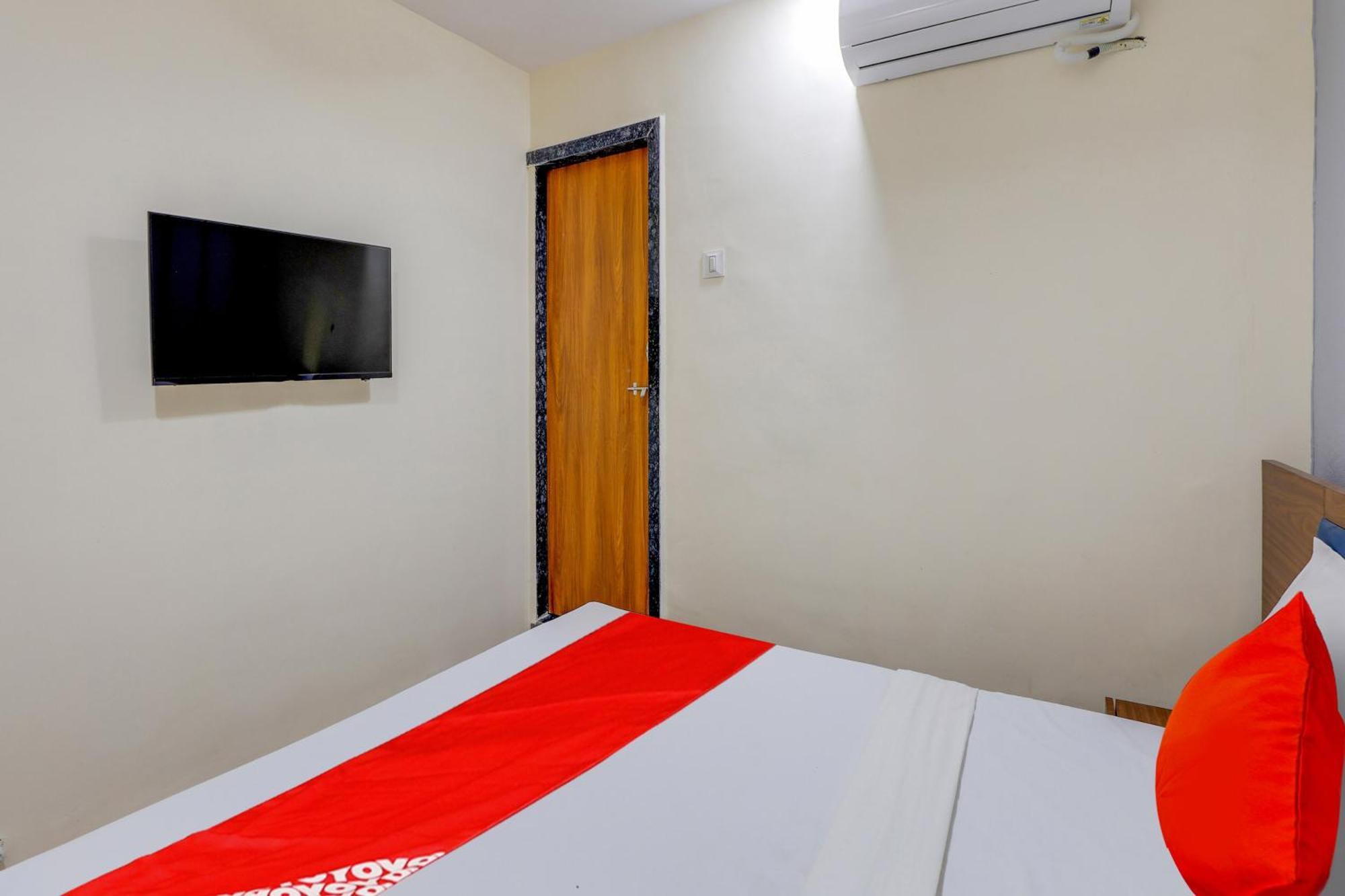 Hotel O Lotus Сурат Екстер'єр фото