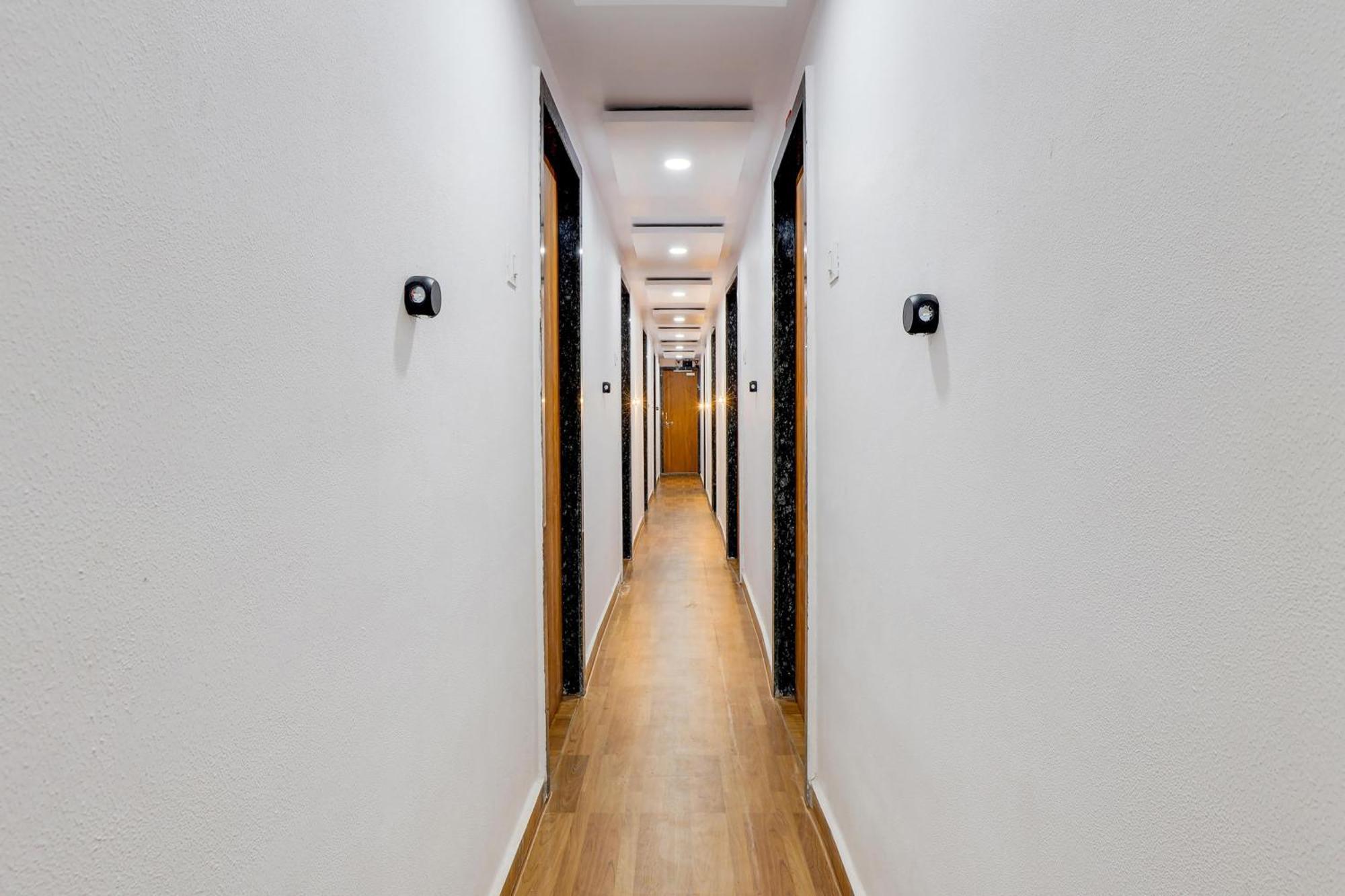Hotel O Lotus Сурат Екстер'єр фото